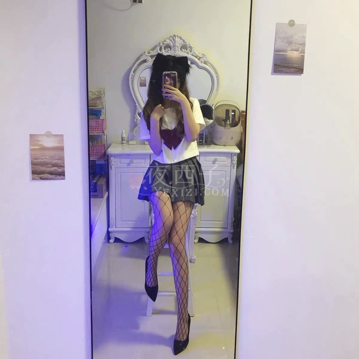 每个男士都幻想有踩着一双小高跟儿的女朋友给你全身放松?—夜西子按摩spa网推荐插图1