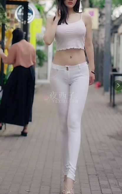 家腿没有野腿香！低腰紧身白色牛仔裤才是yyds！—夜西子养生网推荐插图2