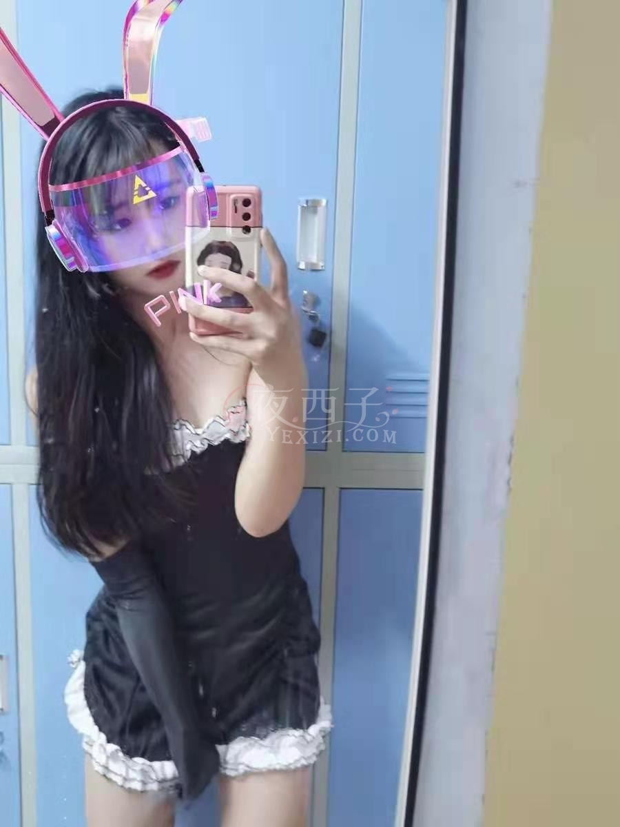 OOTD丨元气满满的一天从一条钝角抹胸裙开始，让你夜夜达咩—夜西子杭州养生会所网插图3